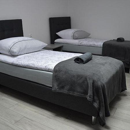 Hostel Adabet 肯普诺 外观 照片