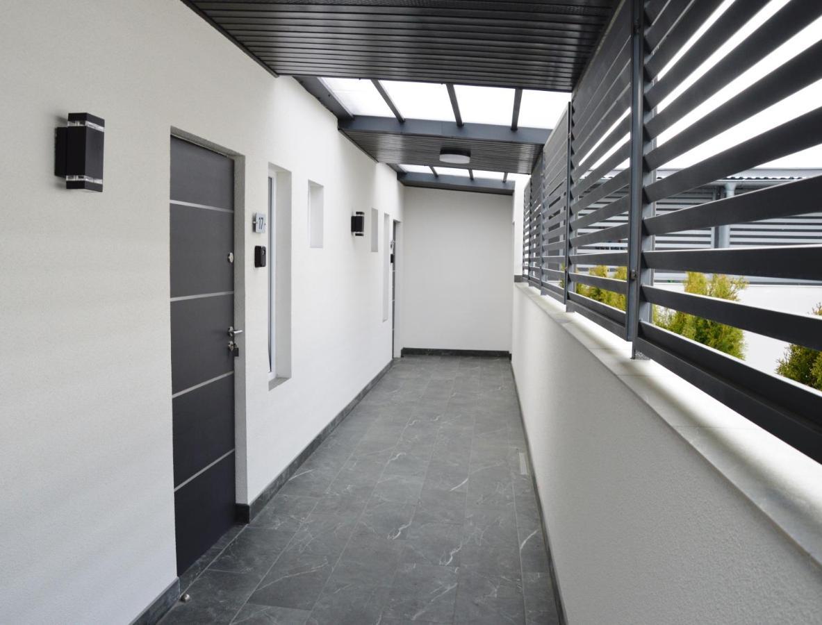 Hostel Adabet 肯普诺 外观 照片