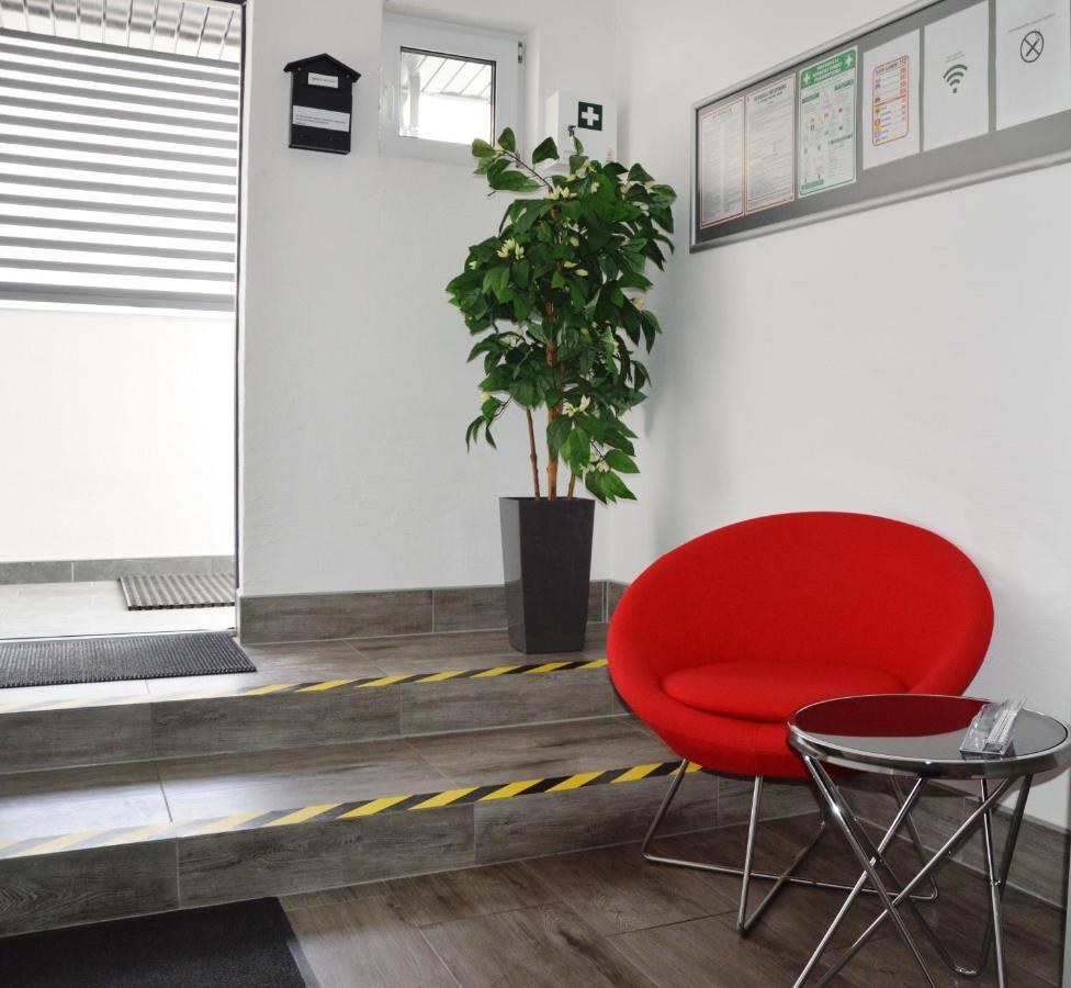 Hostel Adabet 肯普诺 外观 照片